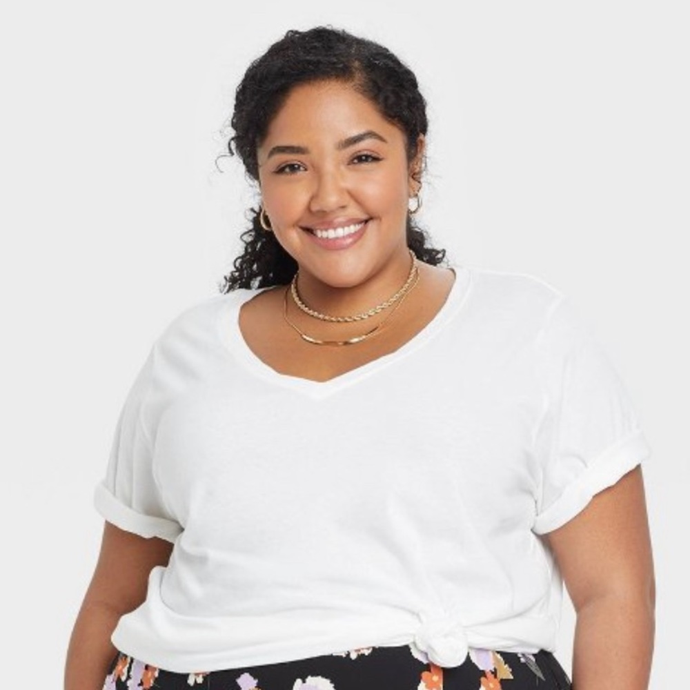 Ava & Viv 3x White Short Sleeve V-Neck Tee